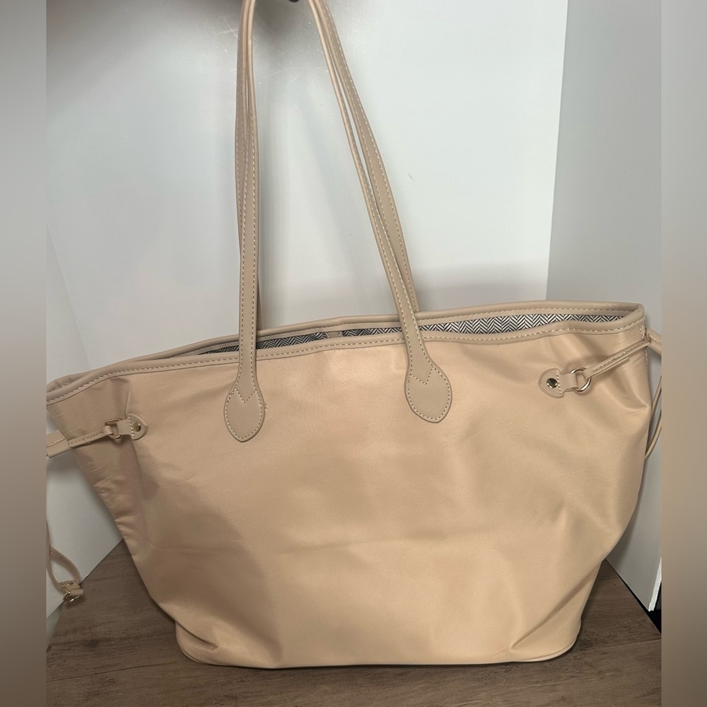 Threaded Pear‎ Beige Tote Bag Purse.
